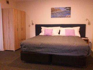 Cottage Retreat (2)